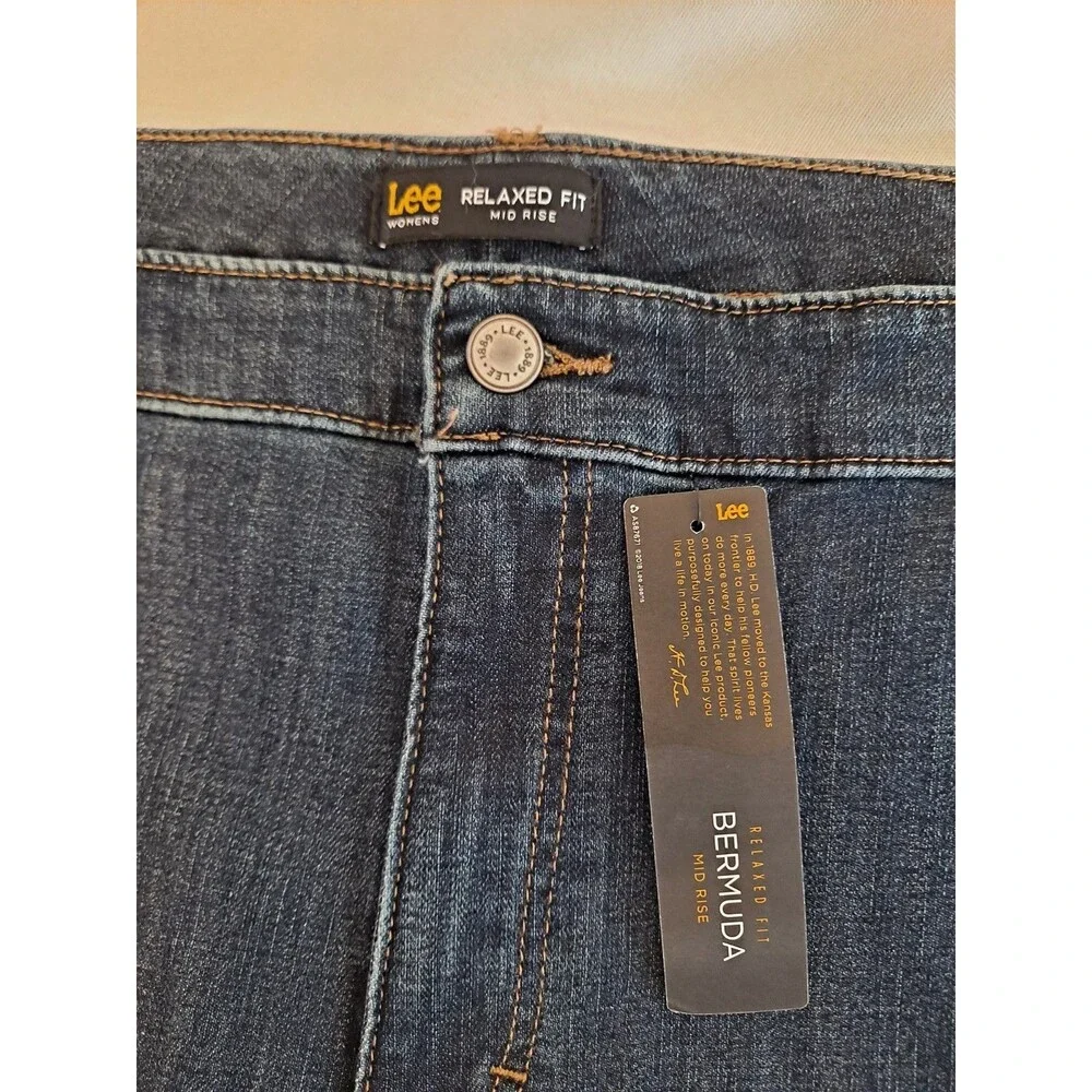 Lee Women's Bermuda Shorts Size 24W Relaxed Fit Mid-rise Lagoon 10